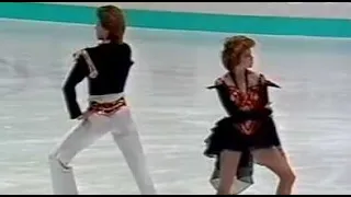 Олимпийские чемпионы Наталья Бестемьянова и Андрей Букин, и их обязательная программа "Кумпарсита".