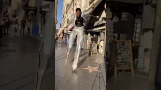 Stilt Walker Falls @ Hollywood Boulevard #ohno #stiltwalker #stilts #falling #fails #prank #pranks ￼