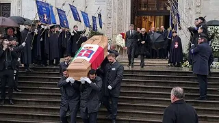 A Torino funerali Vittorio Emanuele, immagini dell'uscita del feretro