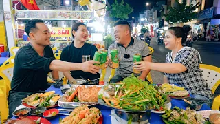 Enjoying Vietnamese street food: KING CRAB, ALASKAN LOBSTER, GIANT ISOPOD, ROCK OYSTERS | SAPA TV