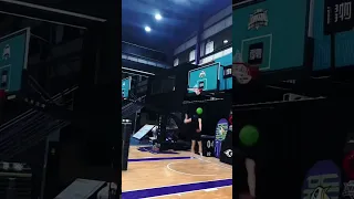 Get this man in the dunk contest asap! (ipanda757 / TikTok)