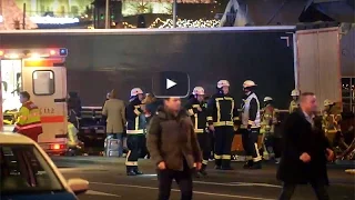 Anschlag, kein Unfall - Sattelschlepper rast auf Weihnachtsmarkt Berlin