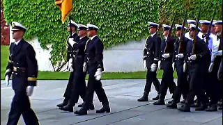 Preußens Gloria (Marsch) Ehrenformation der Bundeswehr - Wachbataillon/Stabsmusikkorps Berlin