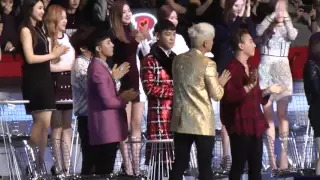 MAMA 2015 - BIGBANG and SNSD (GD copying Taeyeon at the end)