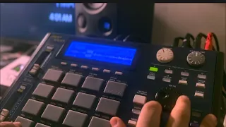 MPC1000 makin’ beats! Sampling Vinyl