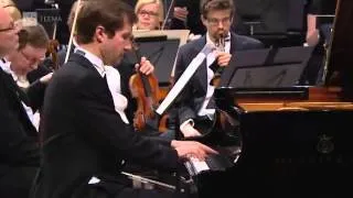 Tchaikovsky: Piano Concerto No. 1 - Nikolai Lugansky (2/3)