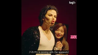 Dahyun and Tzuyu meet Michael Jackson