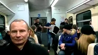 Электричка под напряжением!