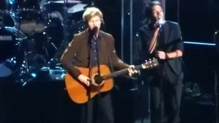 30th Annual Rock N Roll Hall of Fame Inductions - 2015 - Beck - Satellite Of Love - Lou Reed