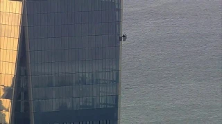 Window washers at One World Trade Center