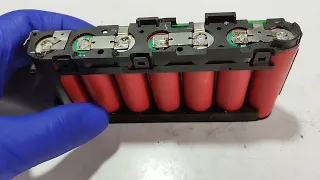 Xiaomi Mi Vacuum Cleaner G9 G10 battery dissasembly red led accu broken. I don't know how to fix