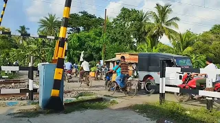 Traffic jam at the Rail Road Crossing Furious Speedy EMU Local Train Passing Out at Level Crossing 🚸