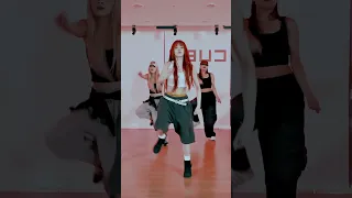 YUQI 'FREAK' Dance Practice #Mirrored