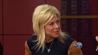 'Long Island Medium' Theresa Caputo reads WCL audience members - PART 1