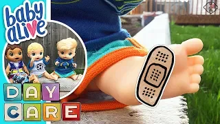 👶 Baby Alive Daycare! Ethan's First Day at the nursery goes wrong! 🤕 Baby Alive Liam gets jealous!