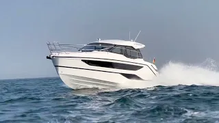 BAVARIA SR36 Helmstand - Easy Handling a Power Yacht