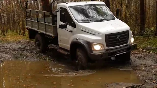Полноприводный грузовик «Садко NEXT» на испытаниях в лесном бездорожье