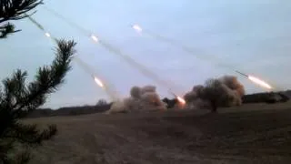 АТО,Російські Бойовики Градами обстрілюють Українських військових