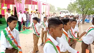 रामदेव पब्लिक उ प्रा विद्यालय आलवाड़ा 77 वे स्वतंत्रता दिवस समारोह पर शानदार परेड 15 अगस्त 2023