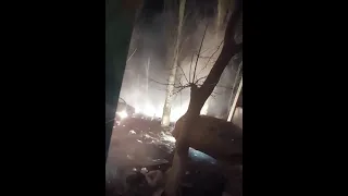 Russian shelling of Ugledar last night with incendiary shells