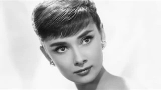 La voix d'Audrey Hepburn (Audrey's voice) French Interview 1955