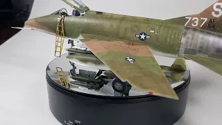 Trumpeter 1:48 F-100C "Super sabre"- USAF