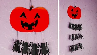 Украшение комнаты на Хэллоуин в виде тыквы с пауками [за 5 минут и без клея]