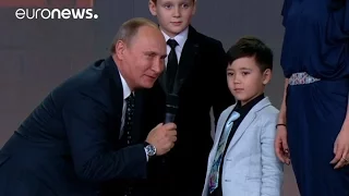 'The borders of Russia do not end' says Putin at awards ceremony