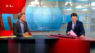 Sjoerd van Ramshorst geeft Rik van de Westelaken de slappe lach