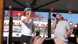 Kid Rock & Uncle Kracker live Drift Away on cruise 2010