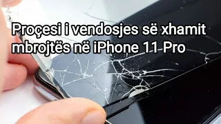 Procesi i ngjitjes se një xhami mbrojtës në iPhone 11 Pro brenda 2.5 minutave.