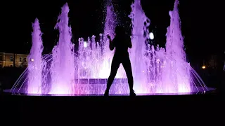 Jan Kella / water fountain juggling dance / pod poi dance / Druskininkai