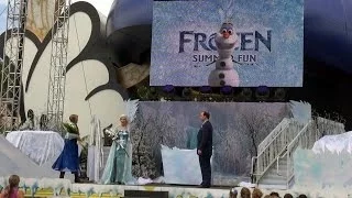 FROZEN Summer Fun STAGE SHOW SING ALONG with OLAF after Royal Welcome - Disney's Hollywood Studios