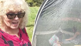 Portable Pop-up Screen House Set up and Take down by a grandma of her own