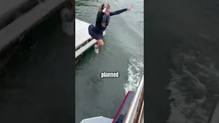 Mailboat Running is Crazy