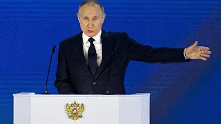 Vladimir Poutine intime à ses rivaux étrangers de ne pas franchir la "ligne rouge"