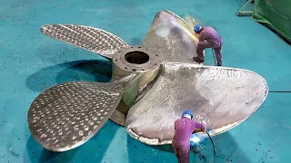 The Crazy Process of Repairing Gigantic Ship Propellers by Hands