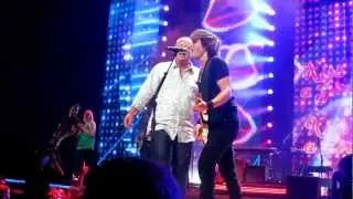 Keith Urban & my Husband Mosto singing Kiss A Girl LIVE at Sydney 30/01/2013.