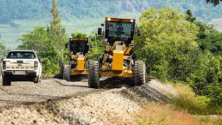 Excellent Black Gravel Grinding & Mixing Process with Road Building Machine, Provincial Road Project