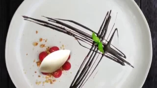 6 Easy & Basic techniques to help you plating your desserts.