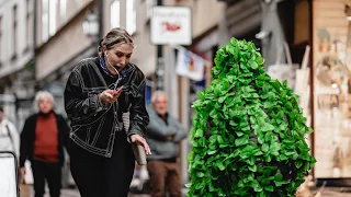 Bushman Prank 🪴: Hilarious Reactions In Gamla Stan