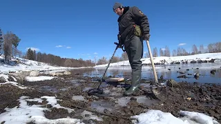 Нашли редкую монету перечекан  на дне пересохшей реки. Коп в воде. Весна 2022.  Кладоискатель Руся.