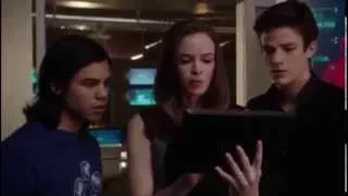 The Flash 1x01 - Snowbarry scenes (Barry/Caitlin)