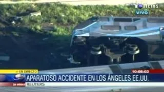 Al menos 30 heridos en descarrilamiento de tren en Los Ángeles, EEUU