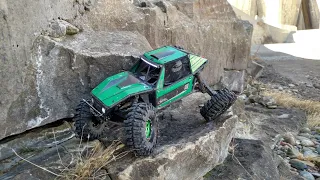 Axial Capra slow creeping crawl. Testing new motor and pinion gear!