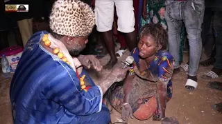 INCROYABLE il attrape des djinés en pleine rue sous les regards de plusieurs témoins.VOL 2