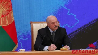 Лукашенко объяснил, почему поцеловал Коран