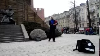 Alex Clover of FRAM  - Son ar Chistr (Ev Sistr) bagpipes on the street