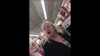 Senile Lady Yelling at Walmart Shoppers (Funny)