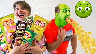 Толик ЕСТ ТОЛЬКО ЧИПСЫ ЦЕЛЫЙ ДЕНЬ / We eat ONLY CHIPS all day!!! Crazy Life